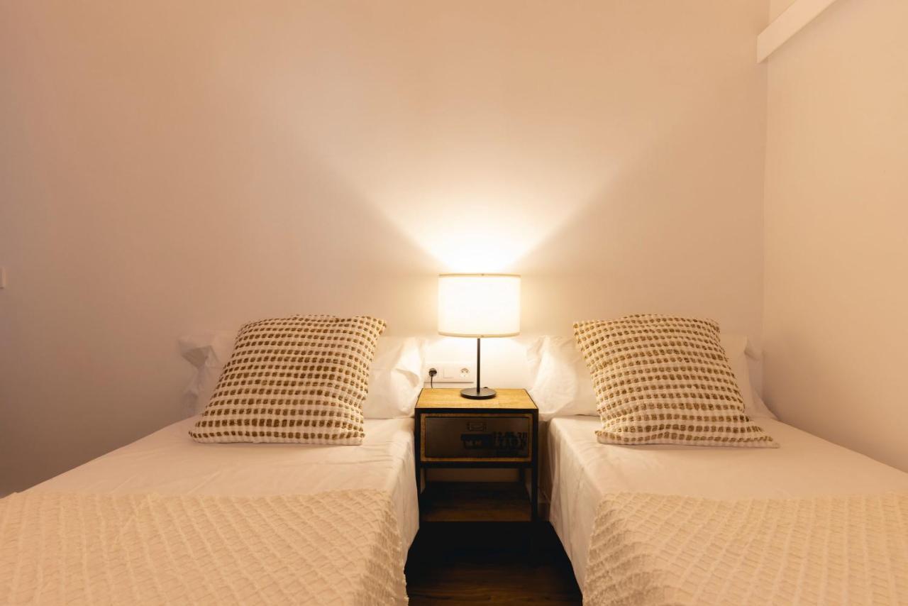 Bravissimo Cort Reial Entresol B Apartment Girona Bagian luar foto