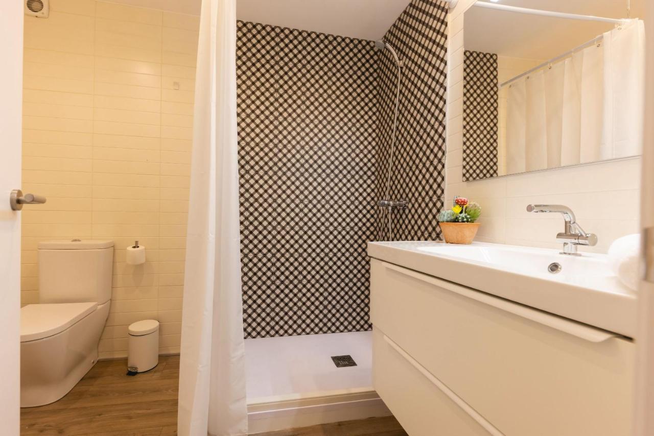 Bravissimo Cort Reial Entresol B Apartment Girona Bagian luar foto